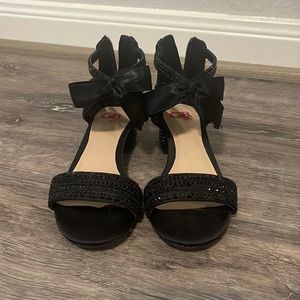 Girls size 1 black GB girls dress shoes